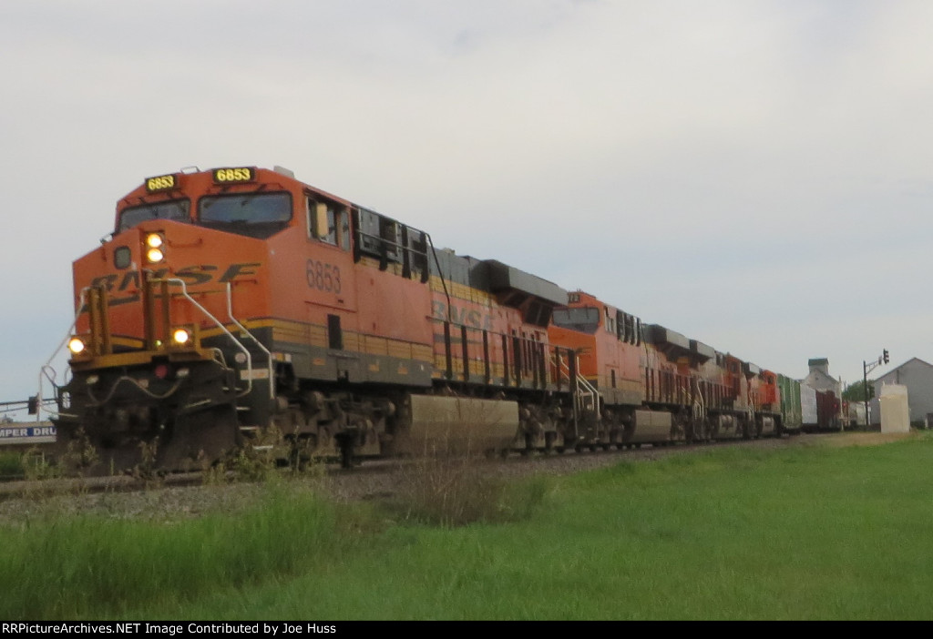 BNSF 6853 East